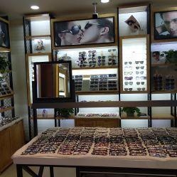 新視界眼鏡店（百聯(lián)徐匯店） 專業(yè)配鏡，點(diǎn)亮清晰視界